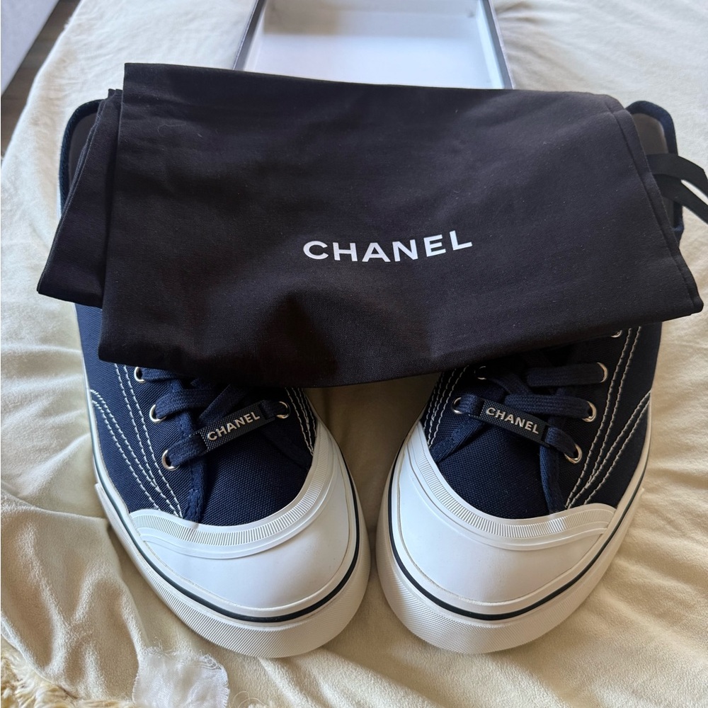 Men’s Chanel Navy Canvas Lace-Up Sneakers Sz 44